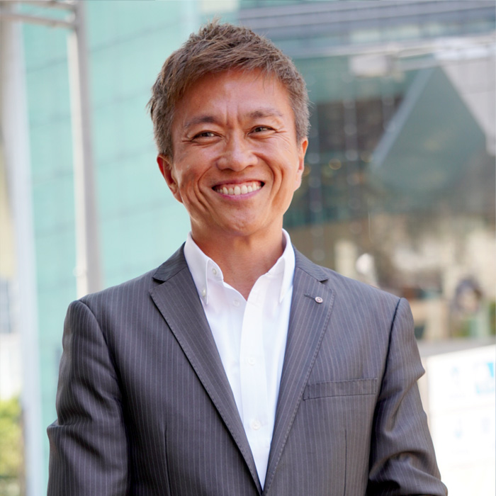 代表取締役社長　梅田嗣雄